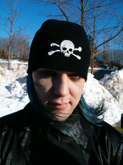 Black Knit Hat - Skull & Crossbones